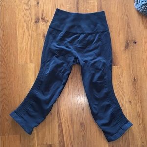 Lululemon Gray Crop Leggings!